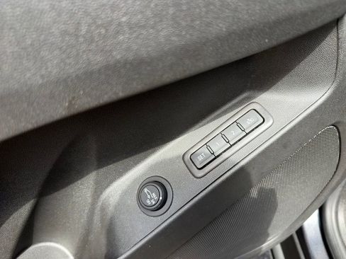 Used 2022 Chevrolet Equinox Premier AWD/4WD image 21