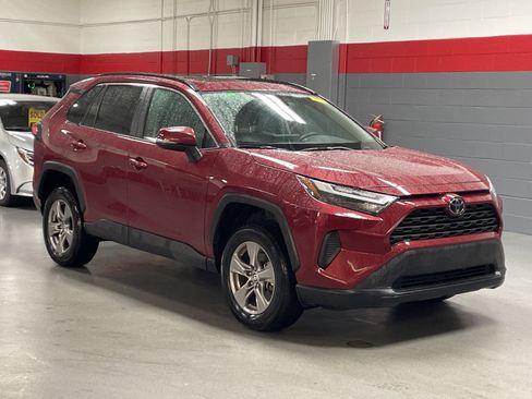 Used 2023 Toyota RAV4 XLE w/ Convenience Package FWD image 2