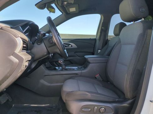 Used 2023 Chevrolet Traverse LT FWD image 21