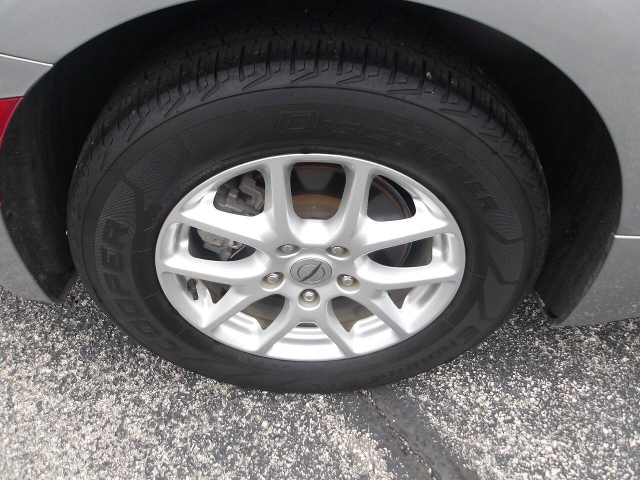 Used 2021 Chrysler Pacifica Touring-L FWD image 6