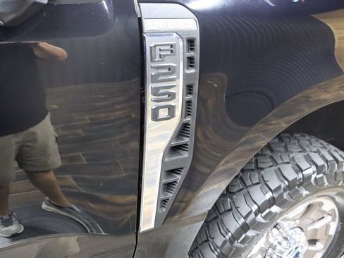 Used 2025 Ford F250 King Ranch w/ FX4 Off-Road Package AWD/4WD image 9