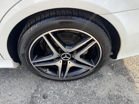 Used 2014 Mercedes-Benz E 350 4MATIC Sedan image 44