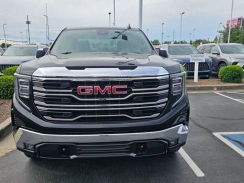 Used 2022 GMC Sierra 1500 SLT w/ SLT Convenience Package image 2