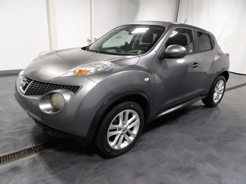 Used 2011 Nissan Juke SV FWD image 3
