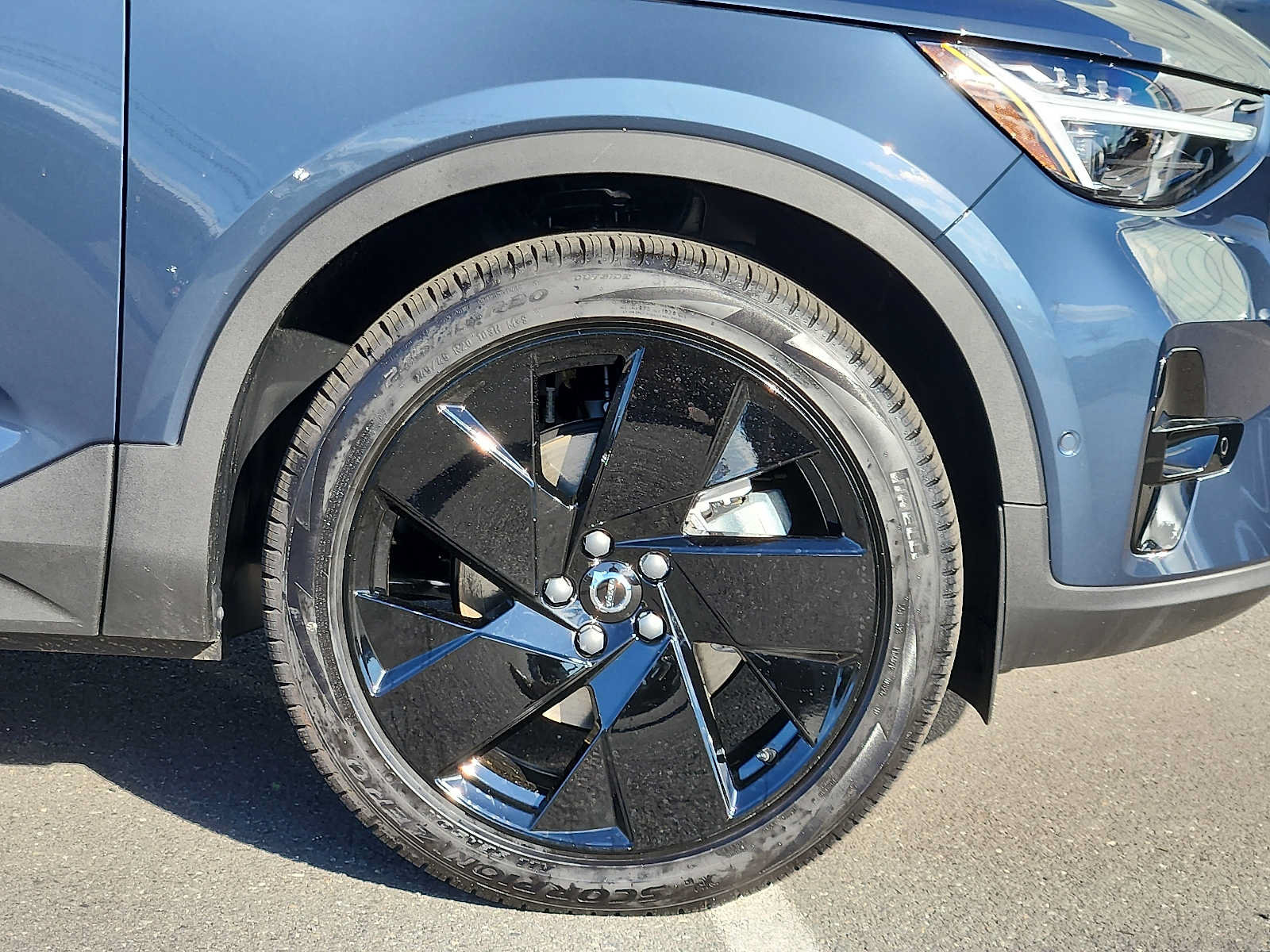 Used 2026 Volvo XC40 B5 Ultra w/ Protection Package Premier AWD/4WD image 8