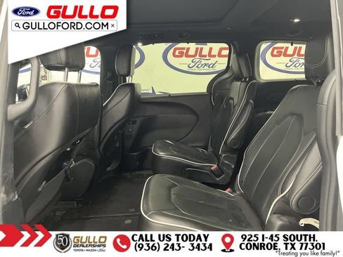 Used 2024 Chrysler Pacifica Limited w/ S Appearance Package FWD image 15