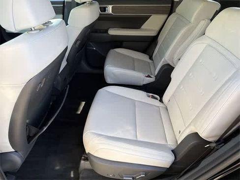 Used 2025 Hyundai Santa Fe Calligraphy image 7