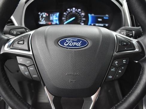 Used 2024 Ford Edge Titanium image 28