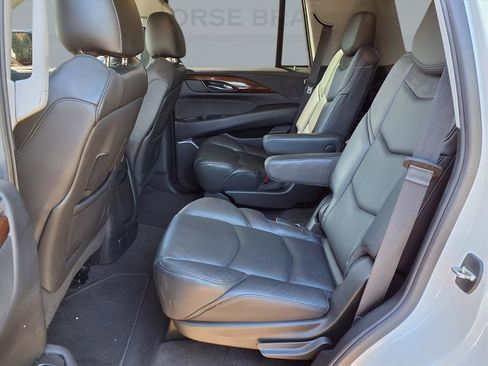 Used 2020 Cadillac Escalade 2WD image 8
