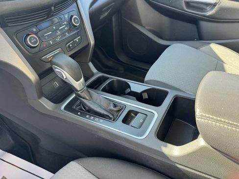 Used 2018 Ford Escape SE w/ SE Sync 3 Package FWD image 21