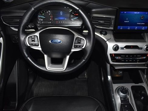 Used 2022 Ford Explorer XLT w/ Equipment Group 202A image 15