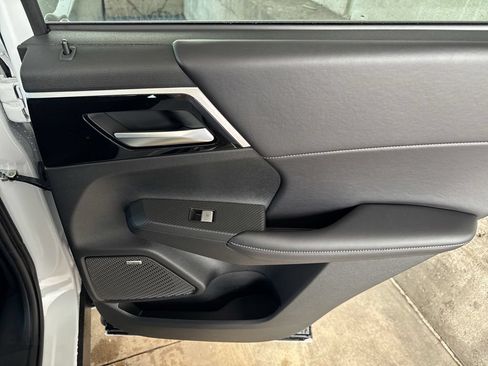 New 2026 Mitsubishi Outlander AWD image 41