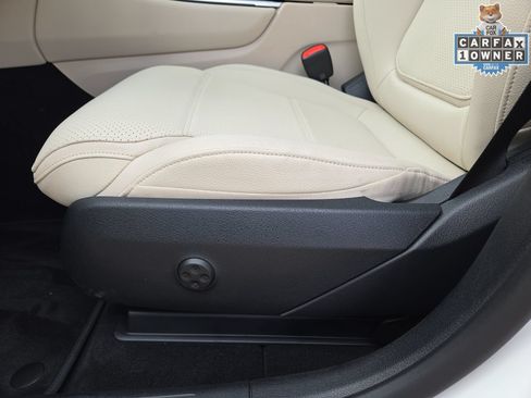 Used 2025 Mercedes-Benz GLC 300 image 17
