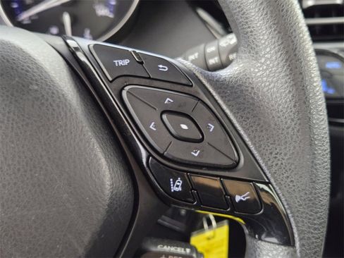 Used 2019 Toyota C-HR LE image 22