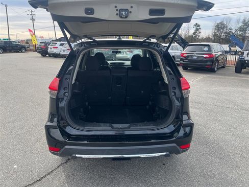 Used 2017 Nissan Rogue SV w/ SV Premium Package image 13