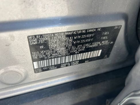 Used 2022 Toyota RAV4 LE FWD image 10