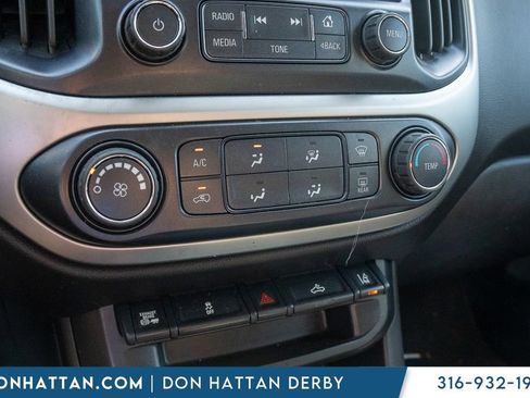 Used 2017 Chevrolet Colorado LT w/ LT Convenience Package RWD image 8