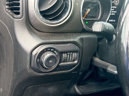 Used 2022 Jeep Wrangler Unlimited Sahara w/ Cold Weather Group AWD/4WD image 11