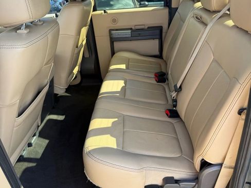 Used 2012 Ford F250 Lariat image 17