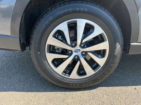 Used 2024 Subaru Outback Premium AWD/4WD image 8