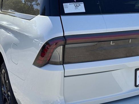 New 2026 Lincoln Navigator L Black Label AWD/4WD image 11