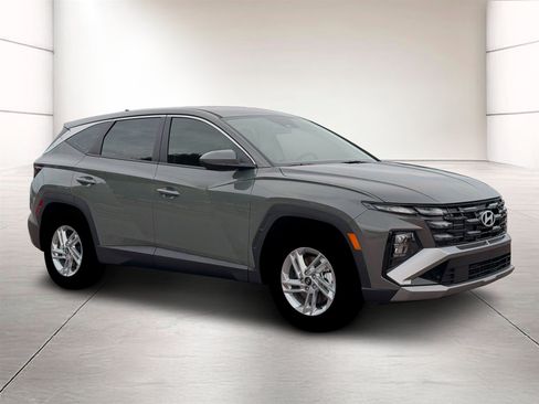 Certified 2026 Hyundai Tucson SE FWD image 10