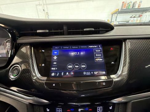 Certified 2024 Cadillac XT6 Sport w/ LPO, Floor Liner Package AWD/4WD image 13