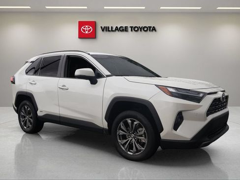 Certified 2022 Toyota RAV4 Limited AWD/4WD image 7