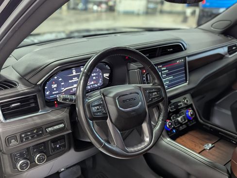 Used 2023 GMC Yukon Denali Ultimate AWD/4WD image 13