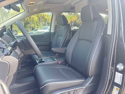 New 2026 Honda Odyssey Touring image 12