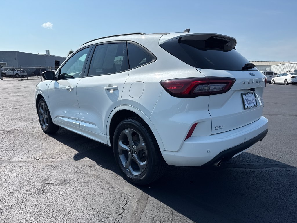 Used 2023 Ford Escape ST-Line w/ Tech Pack #1 AWD/4WD image 3