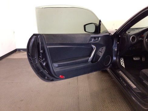 Used 2017 Toyota 86 RWD image 15