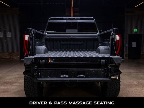 Used 2024 GMC Sierra 2500 Denali Ultimate image 8