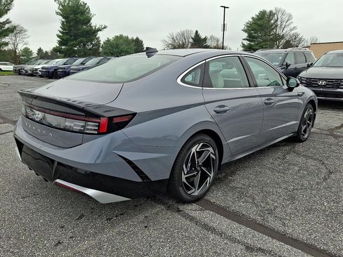 New 2026 Hyundai Sonata SEL FWD image 3