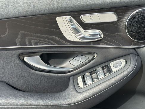 Used 2018 Mercedes-Benz GLC 300 4MATIC image 27