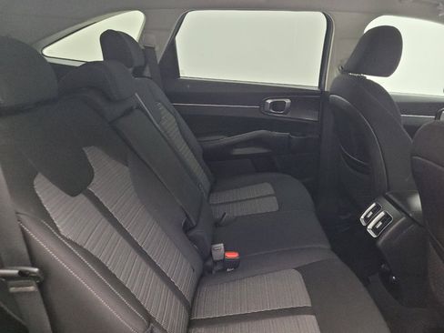 Used 2022 Kia Sorento LX FWD image 19