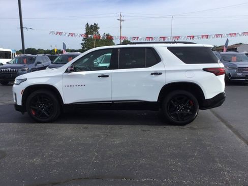 Used 2023 Chevrolet Traverse Premier w/ Redline Edition AWD/4WD image 2