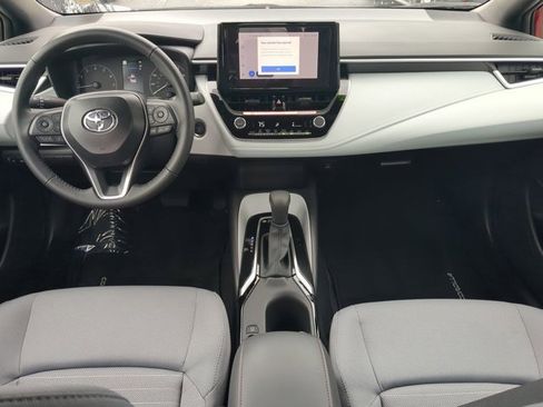 Used 2025 Toyota Corolla SE image 13