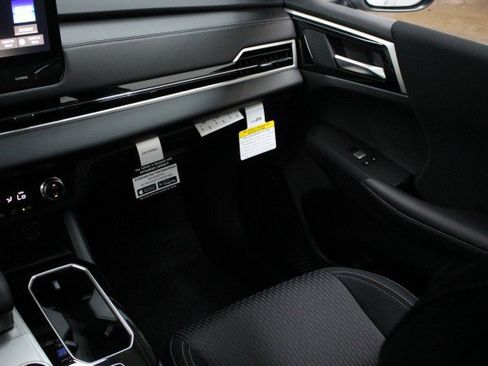 New 2026 Mitsubishi Outlander ES image 22