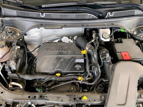 Used 2025 Buick Envista Sport Touring w/ Convenience I Package FWD image 32