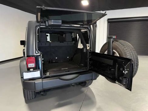 Used 2016 Jeep Wrangler Unlimited Sport w/ Quick Order Package 24S AWD/4WD image 13