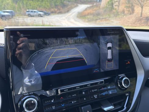 Used 2022 Toyota Highlander Limited image 31