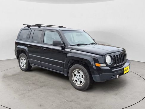 Used 2017 Jeep Patriot Sport w/ Power Value Group AWD/4WD image 3