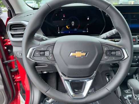 Used 2026 Chevrolet TrailBlazer LT w/ LT Cold Weather Package FWD image 16