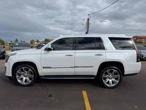 Used 2018 Cadillac Escalade Luxury image 6
