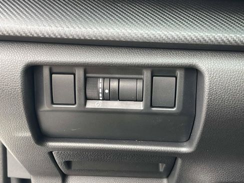 Used 2025 Subaru Crosstrek 2.5i Limited w/ Crosstrek Mirror Package image 31