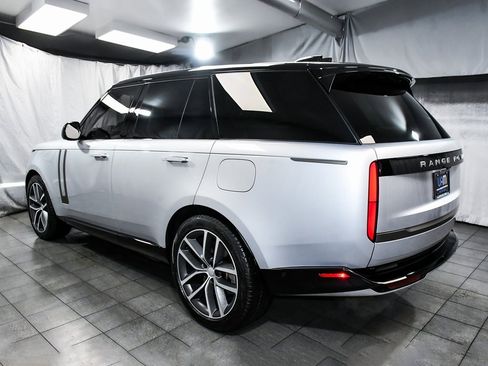 Used 2025 Land Rover Range Rover SE image 4