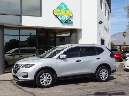 Used 2019 Nissan Rogue S image 7