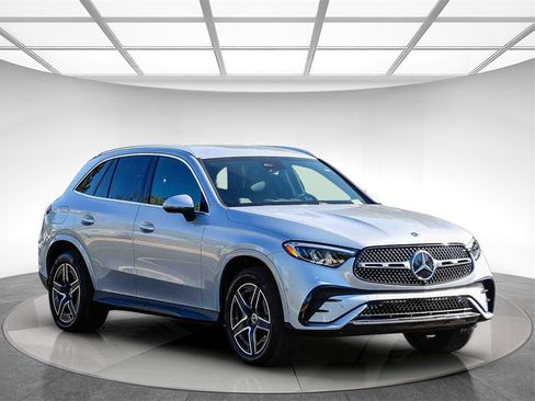 Certified 2025 Mercedes-Benz GLC 350e 4MATIC image 5