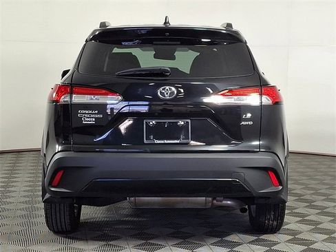 Used 2024 Toyota Corolla Cross LE image 8
